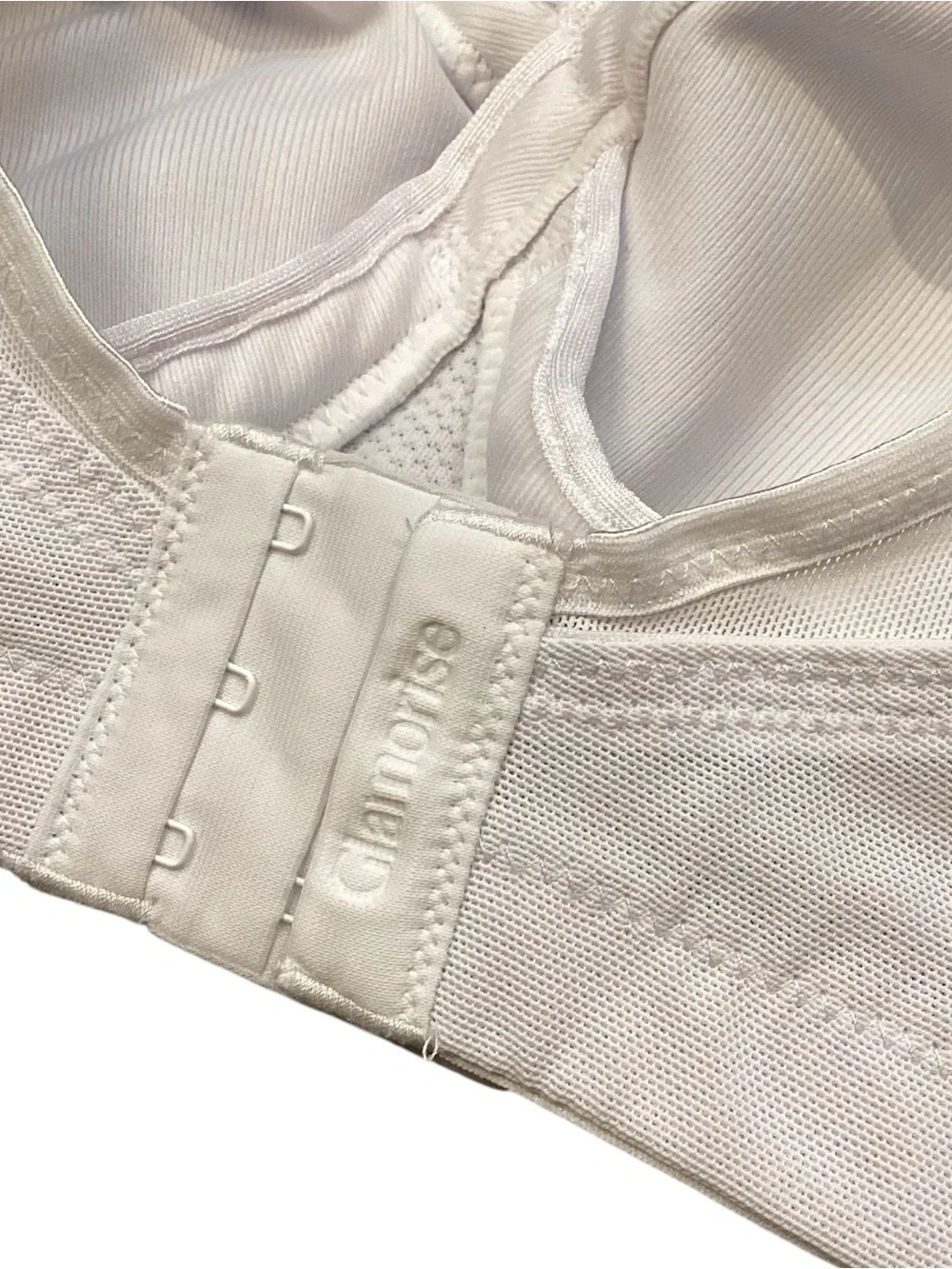 38C Glamorise White Full-Figure MagicLift‎ Seamless Wirefree Sports Bra 1006